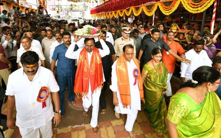 Cm Kcr Participated In Ujjaini Mahakali Bonalu Celebrations 21 07 2019