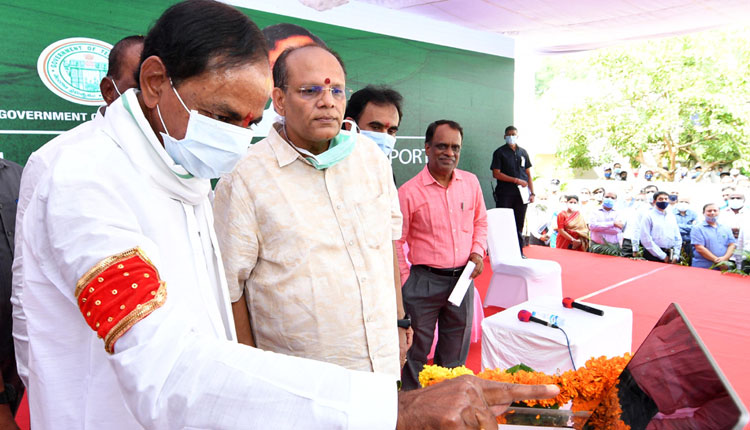 Cm Sri Kcr Addressed The Gathering After Launching Dharani Portal 29 10 2020 001