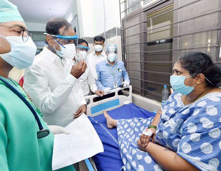 Cm Sri Kcr Visited Mgm Hospital In Warangal 01 21 05 2021