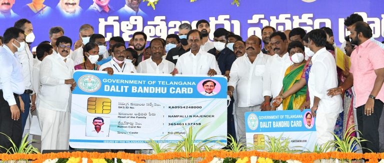 Hon'ble Cm Sri K. Chandrashekar Rao Formally Launched The Telangana Dalit Bandhu Scheme At Huzurabad. 16.08 (1)