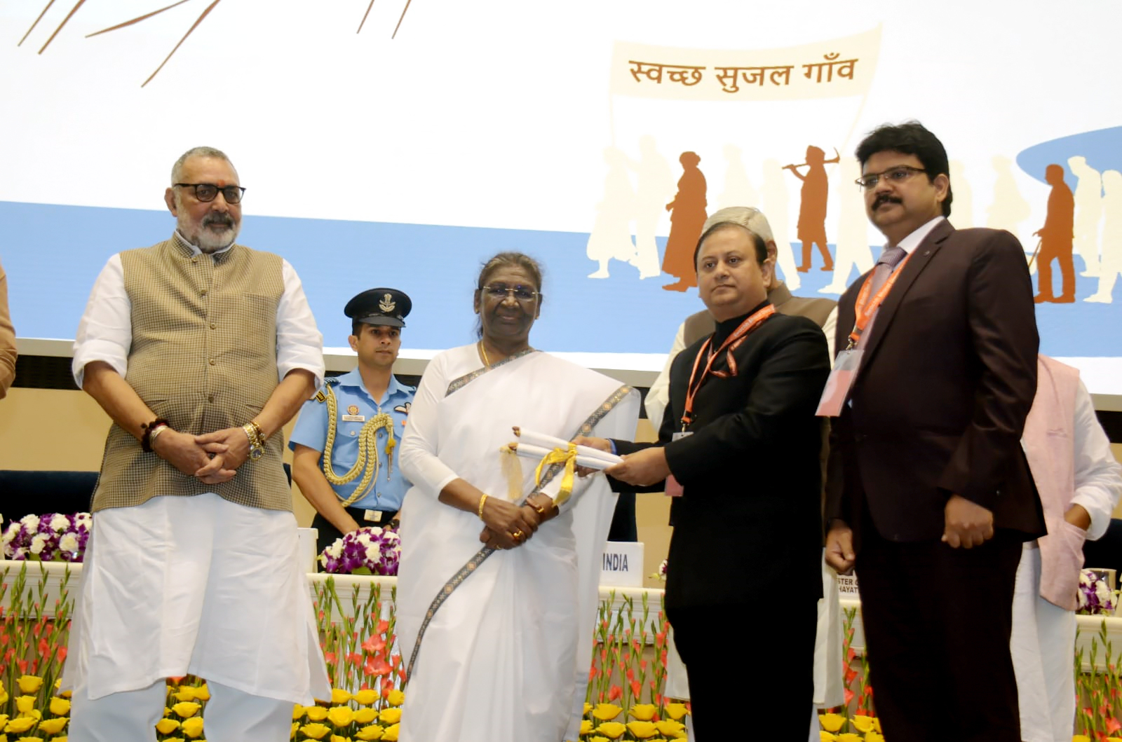 16 Telangana Ulbs Receive Swachh Survekshan 2022 Awards Chief Minister 7370