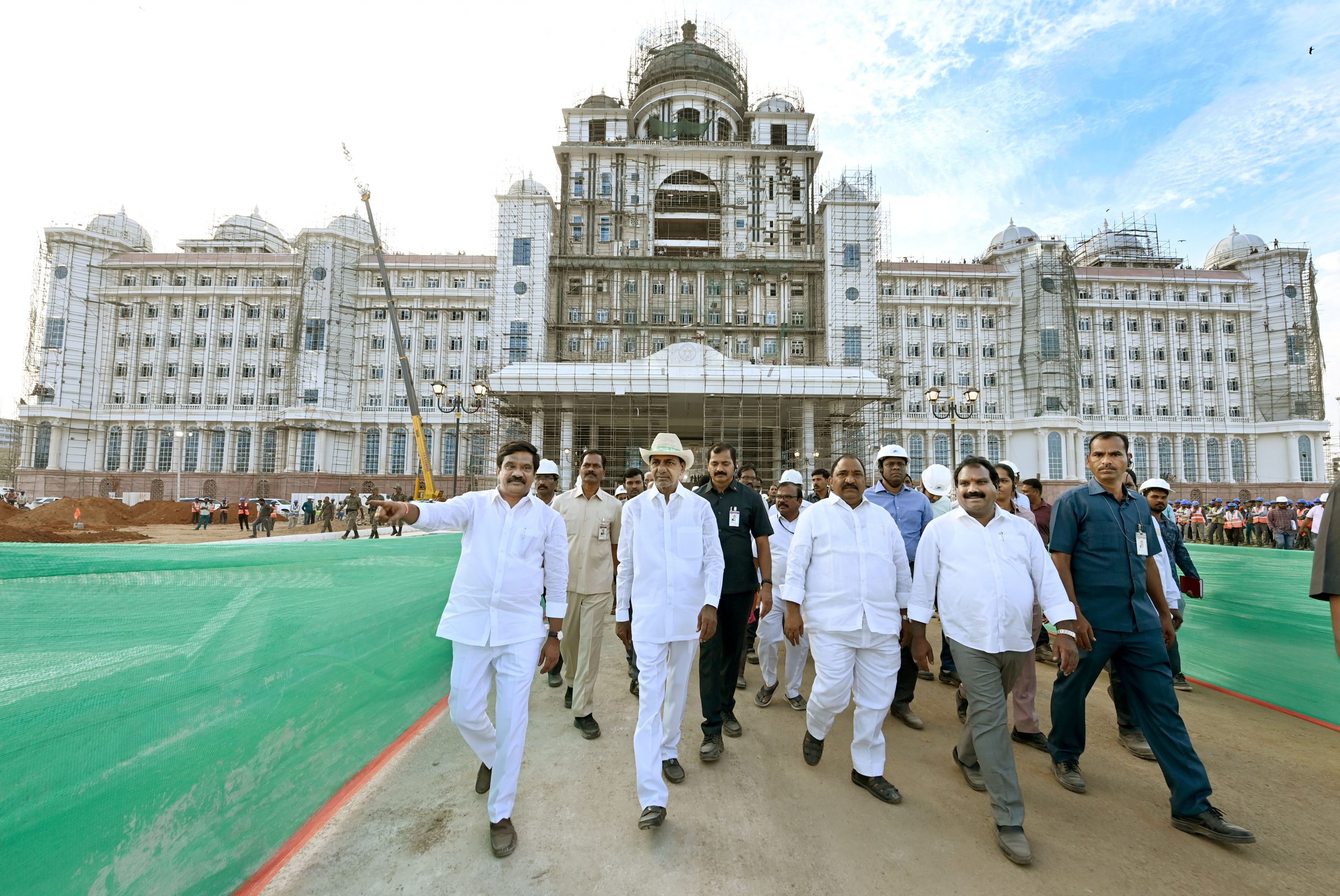 CM KCR Inspected Ongoing Works Of New Secretariat Building 24 01 2023 5 Scaled 