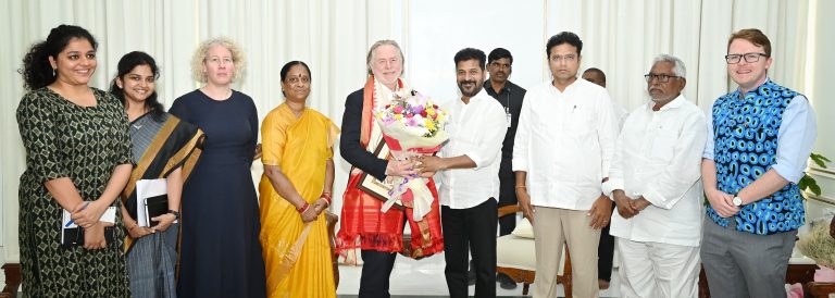 Australian High Commissioner To India, Mr. Philip Green Paid A Courtesy Call On Hon'ble Chief Minister Sri A. Revanth Reddy 30 01 2024 (1)
