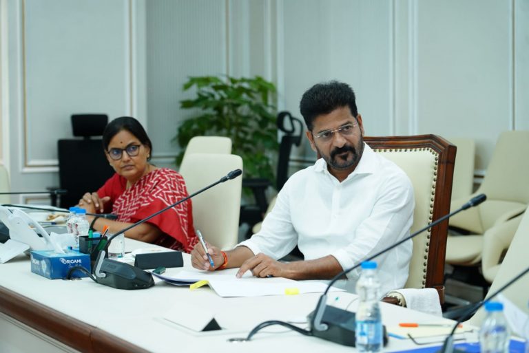 Cm Revanth Reddy Held A Meeting With The Representatives Of Confederation Of Indian Industry (cii) 06 01 2024 (3)