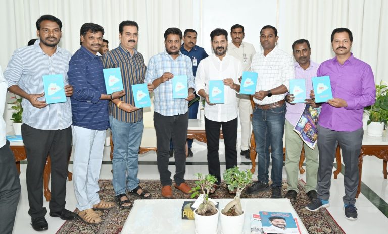 Cm Sri Revanth Reddy Released Telangana Journalists' Adhyayana Vedika Diary 2024