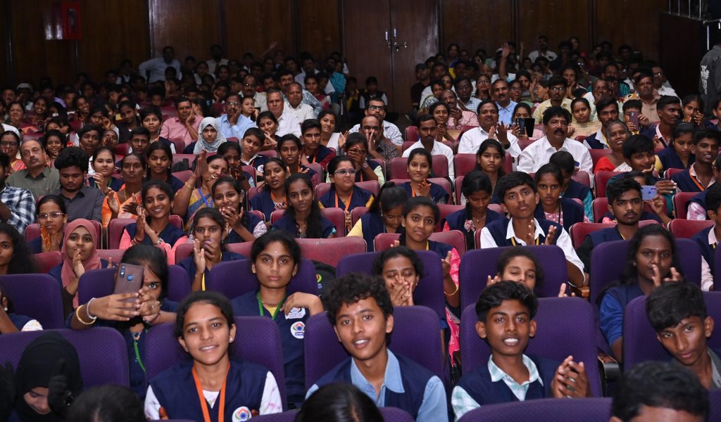 Cm Revanth Reddy Presented Awards To The Meritorious Students From Government Schools 10 06 2024 4