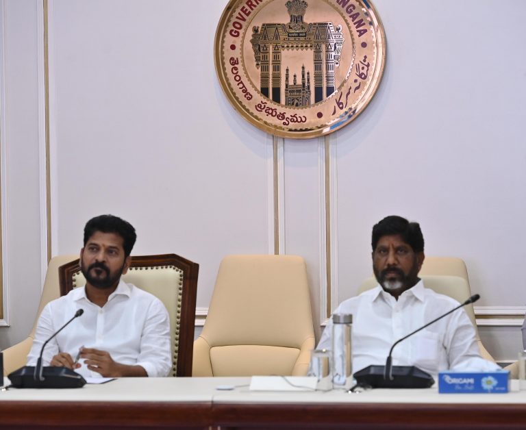 Cm Revanth Reddy And Deputy Chief Minister Bhatti Vikramarka Held A Review Meeting On The Proposed Skills University 19 07 2024 (2)