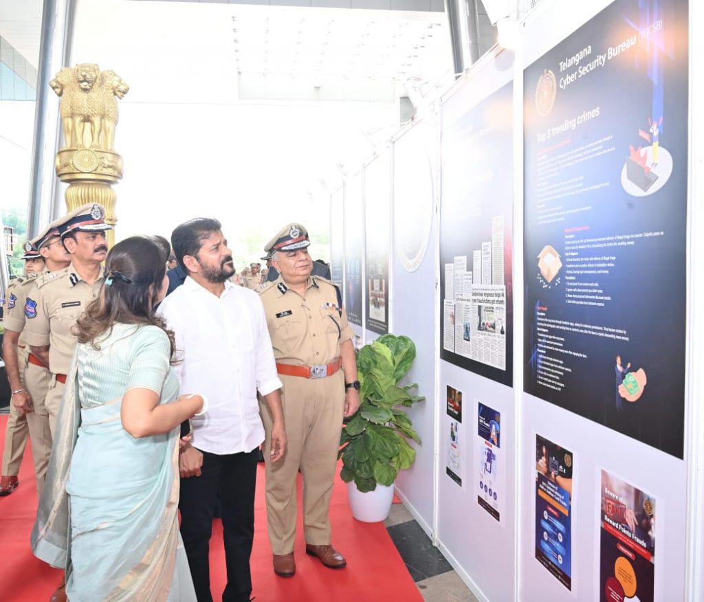 Cm Revanth Reddy Flagged Off The New Vehicles Of Telangana Anti Narcotics And Telangana Cyber Security Bureau At Command And Control Centre In Hyderabad 02 07 2024 5