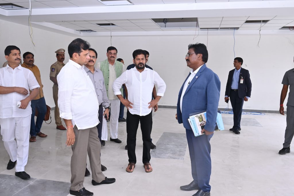 Cm Revanth Reddy Held A Meeting With Representatives Of Various Industrial Units On Skill Development At The Engineering Staff College Gachibowli 08 07 2024 5