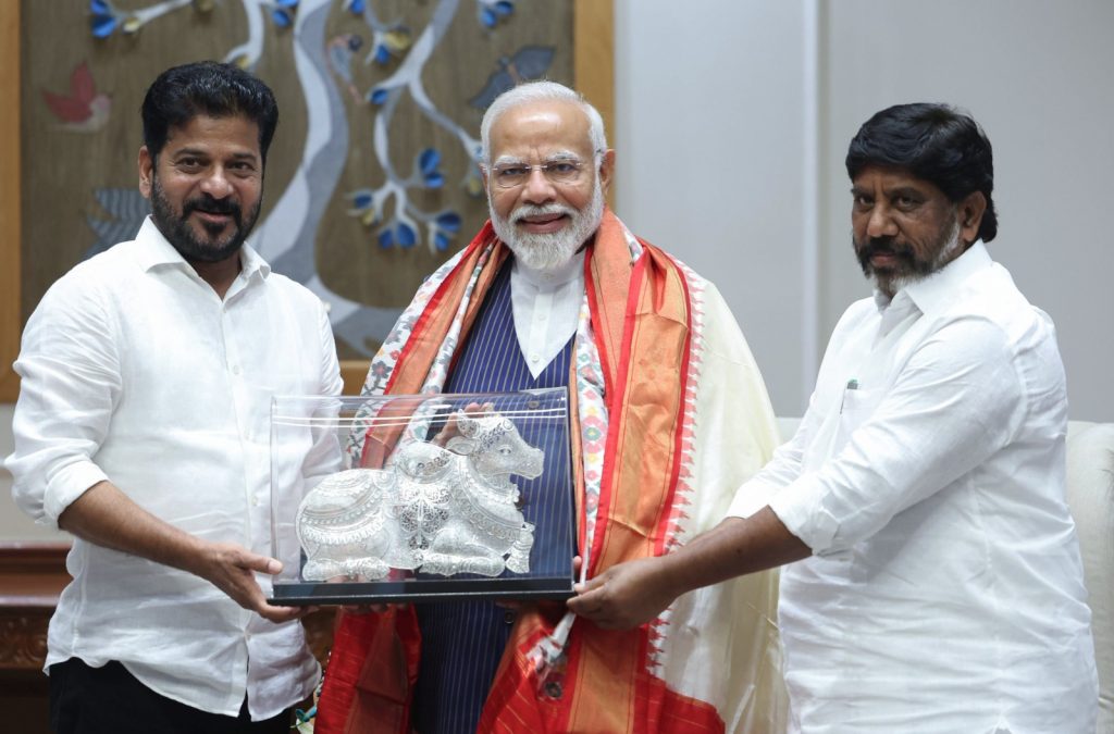 Cm Revanth Reddy Met Prime Minister Narendra Modi 04 07 2024 (2)