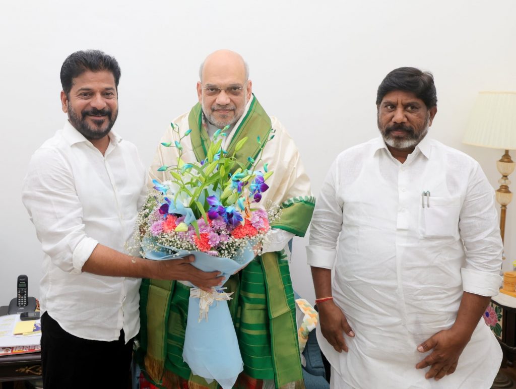 Cm Revanth Reddy Met Union Minister Amit Shah In New Delhi 04 07 2024 (2)