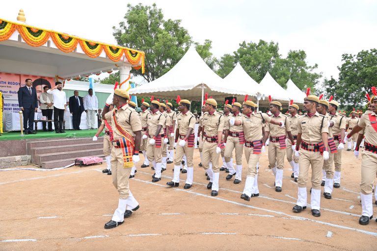 Cm Revanth Reddy Participated In Passing Out Parade Of The Fourth Batch Direct Recruited Firemen Program 26 07 2024 (5)