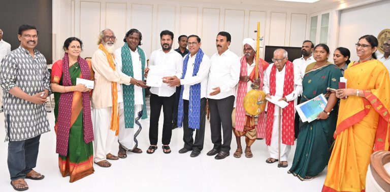 Cm Revanth Reddy Presented Cheques To Padma Shri Awardees 10 07 2024