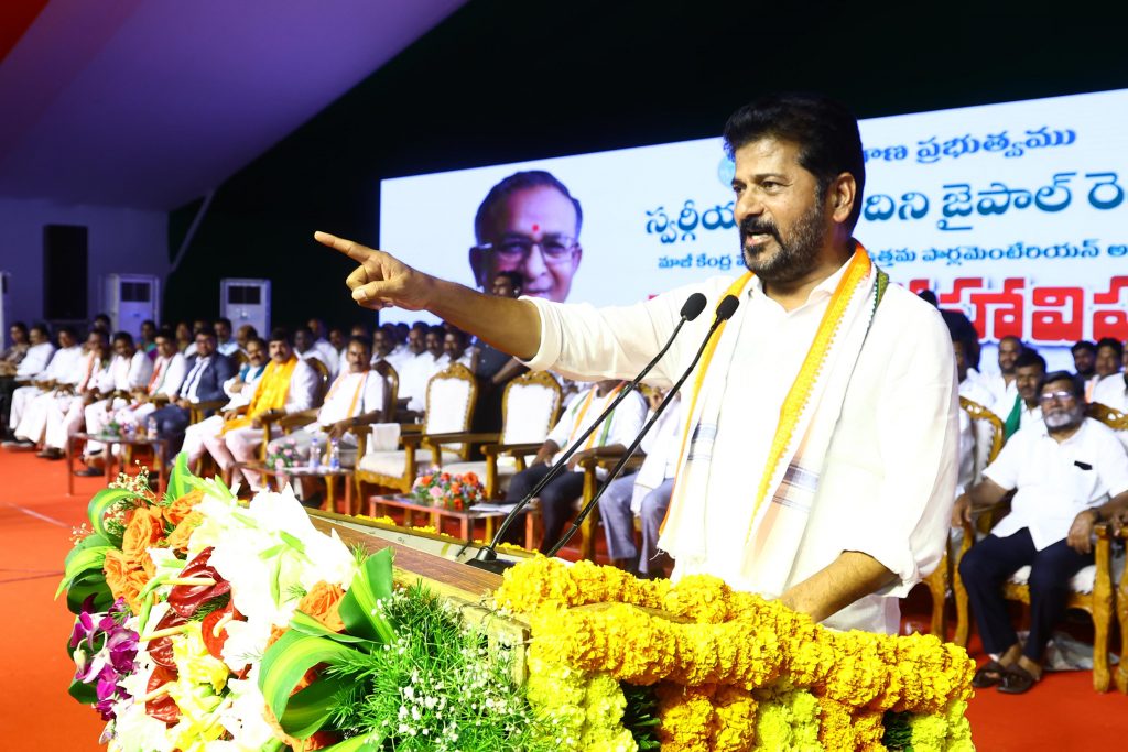 Cm Revanth Reddy Unveiled The Bronze Statue Of Former Union Minister Late Sri Sudini Jai Pal Reddy 28 07 2024 3