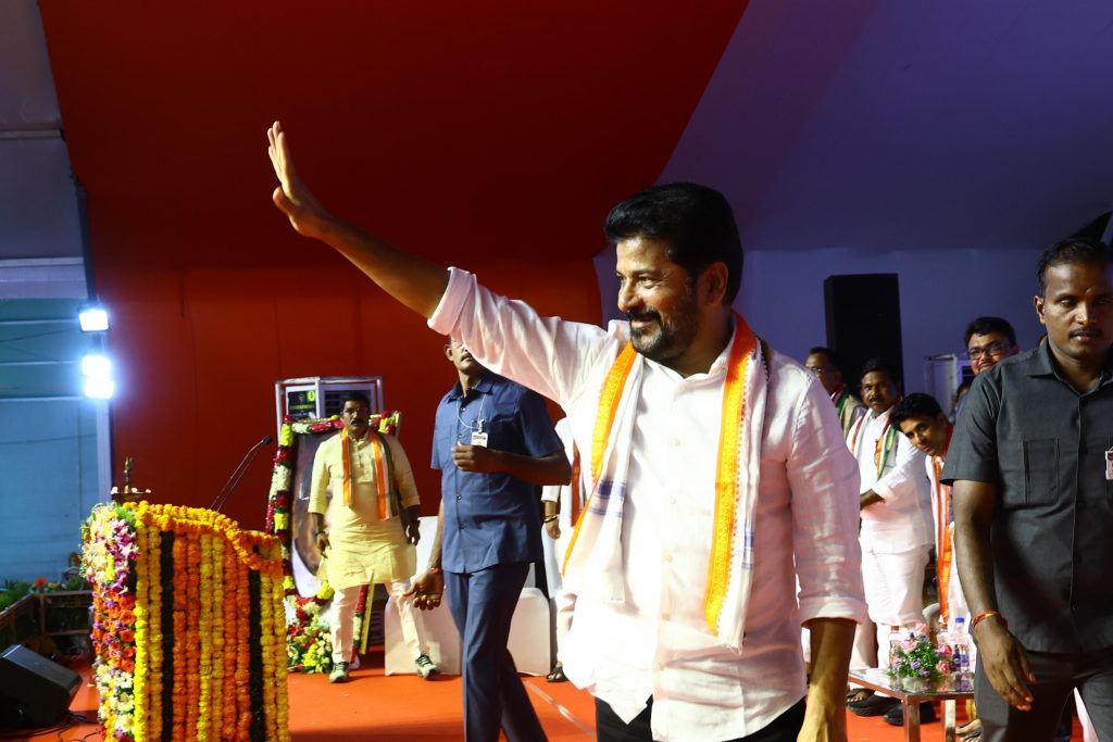 Cm Revanth Reddy Unveiled The Bronze Statue Of Former Union Minister Late Sri Sudini Jai Pal Reddy 28 07 2024 7