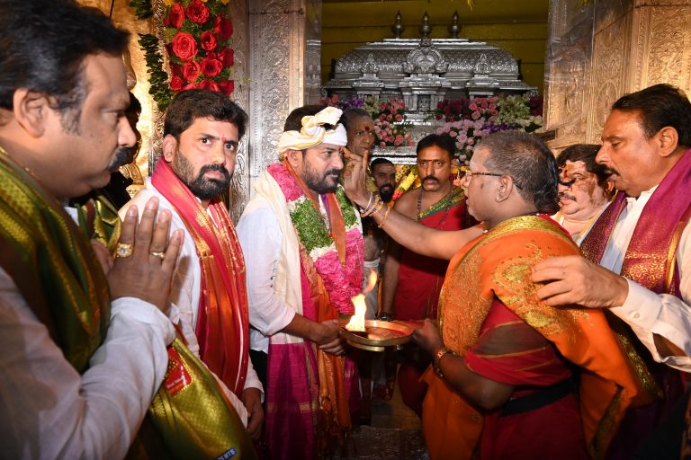 Cm Sri Revanth Reddy Visited Sri Ujjaini Mahankali Ammavaru 21 07 2024 1