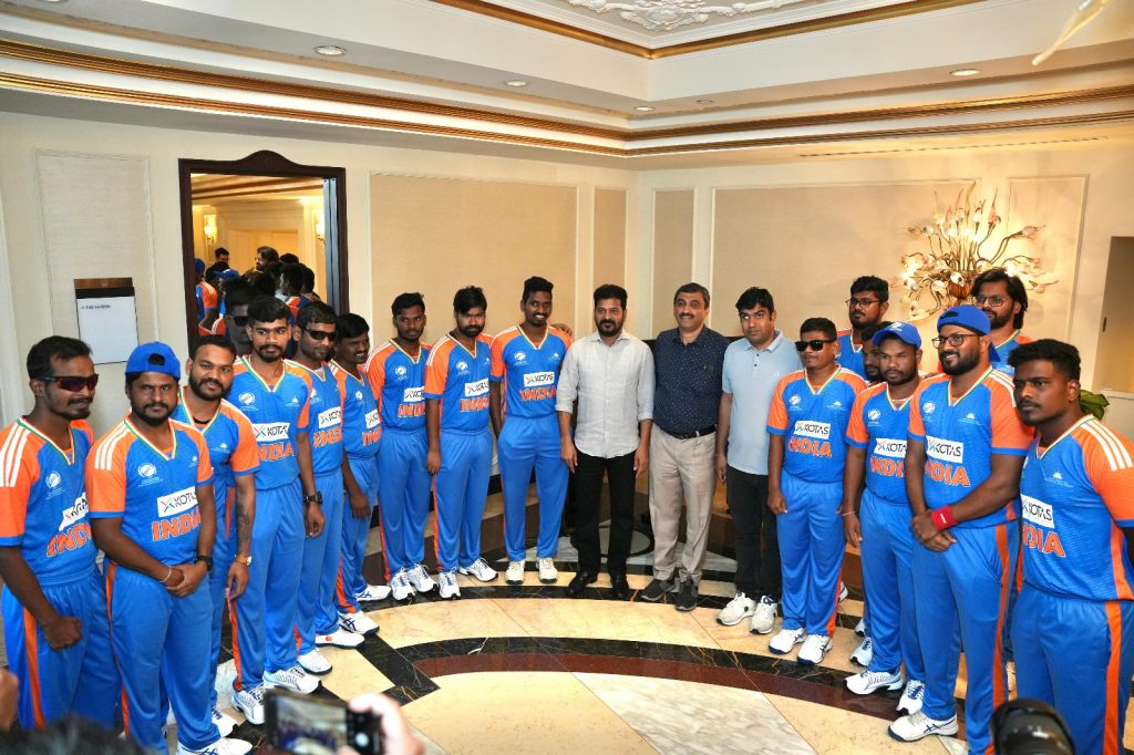 Boys Squad Of Indian Blind Cricket Team Met Cm Revanth Reddy In New York (5)