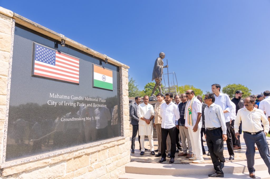 Cm A Revanth Reddy Paid Homage To Mahatma Gandhi Statue In Dallas Texas Us 3