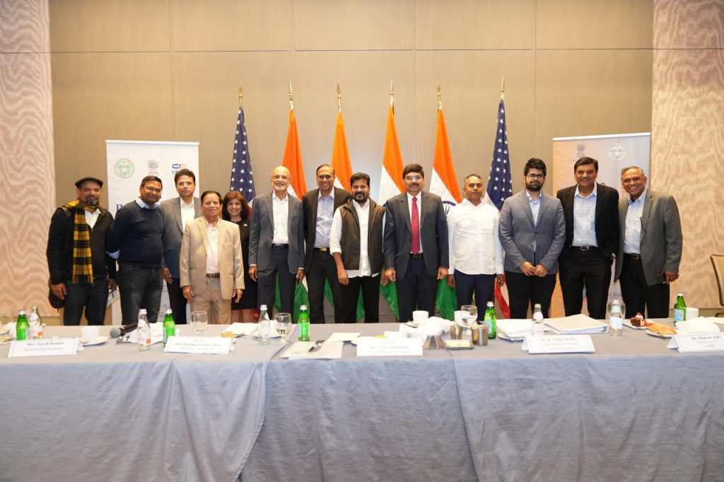 Cm Revanth Reddy Addressed The Ceos Of Tech Unicorns At An Ai Business Roundtable (1)