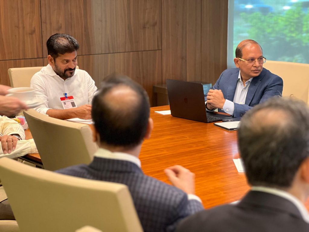 Cm Revanth Reddy And Minister Sridhar Babu Held Meeting With Charles Schwab Team In Dallas 3