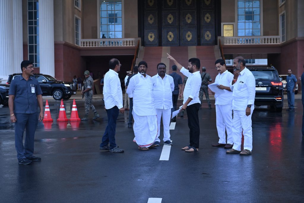 Cm Revanth Reddy Inspected The State Secretariat Premises To Install Telangana Talli Statue 20 08 2024 5