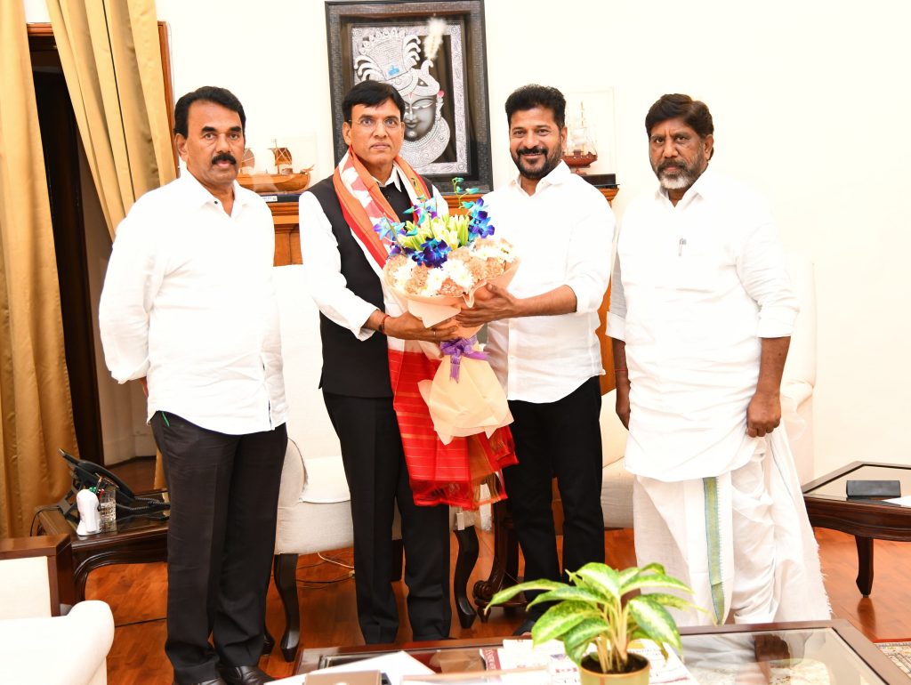 Cm Revanth Reddy Met Union Minister For Sports And Youth Affairs Mansukh L. Mandaviya In New Delhi 23 04 2024