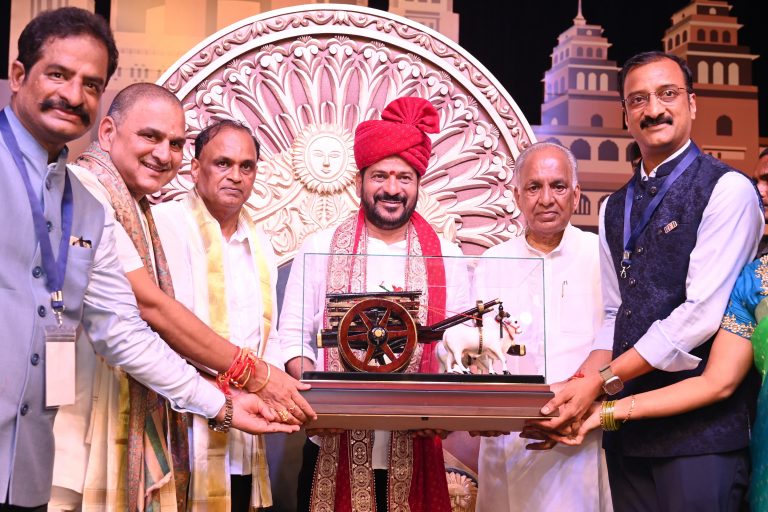 Cm Sri A Revanth Reddy Participated In Abhinandana Sabha, Organized By Kshatriya Seva Samiti In Hyderabad 18 08 2024 (11)