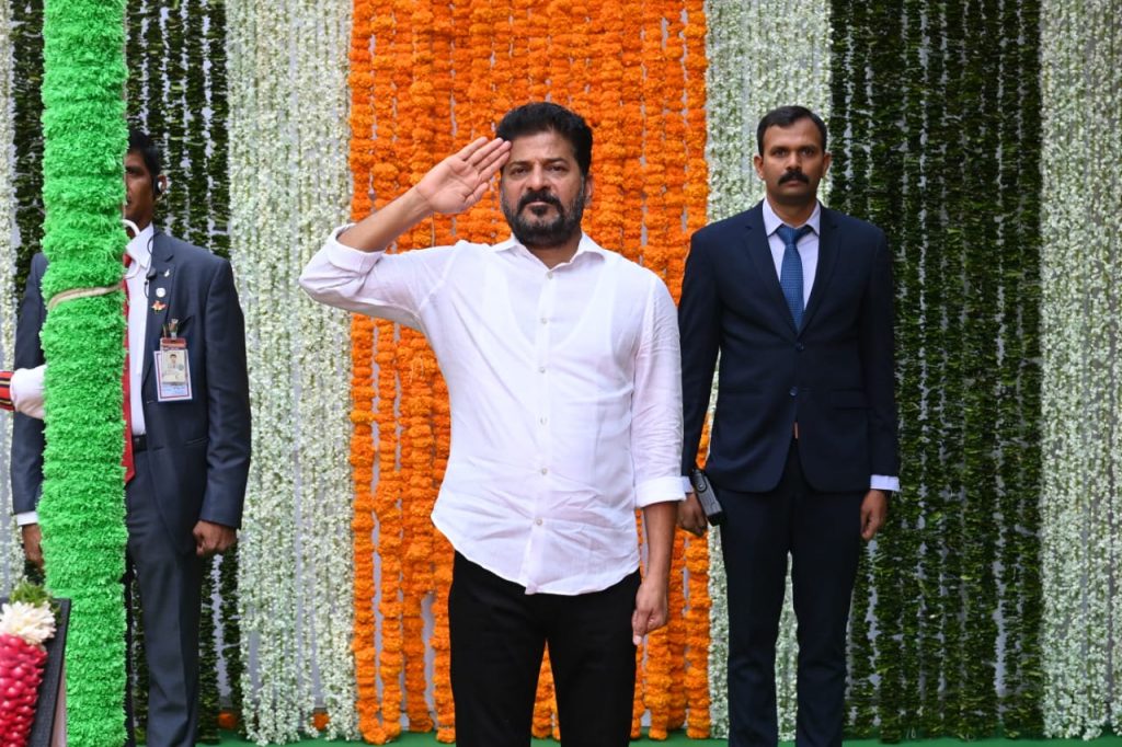 Cm Sri Revanth Reddy Hoisted The National Flag At His Residence 15 08 2024 3