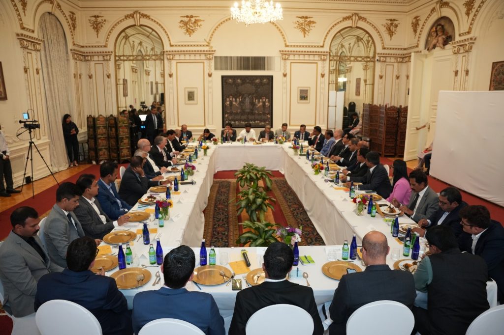 Chief Minister A. Revanth Reddy Enthralled The Top Ceos And Business Honchos At An Official Roundtable Hosted By The Consulate General Of India New York 1