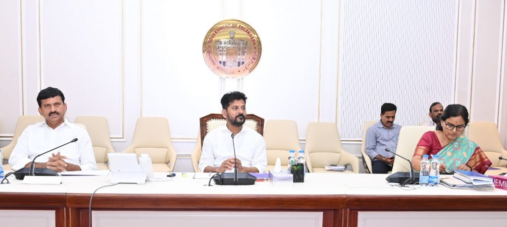 Cm Revanth Reddy Held A Review On The Construction Of Indiramma Houses 25 09 2024 (3)