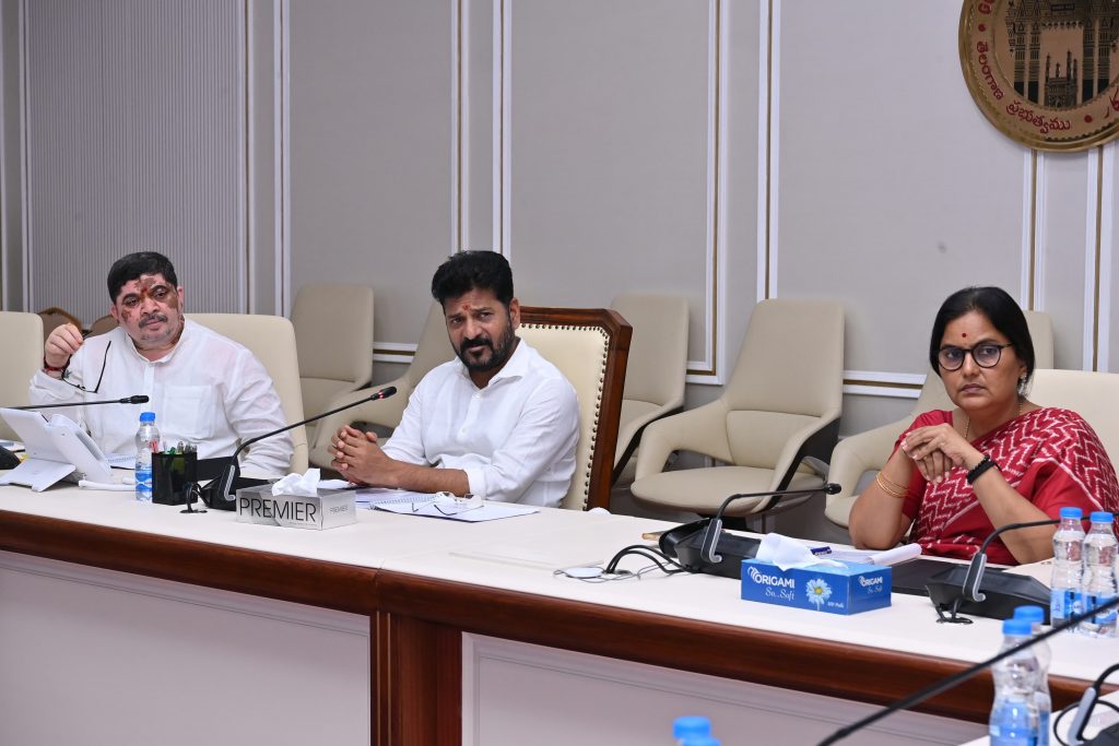 Cm Revanth Reddy Held Review Meeting With Tgsrtc Officials 10 09 2024 (2)