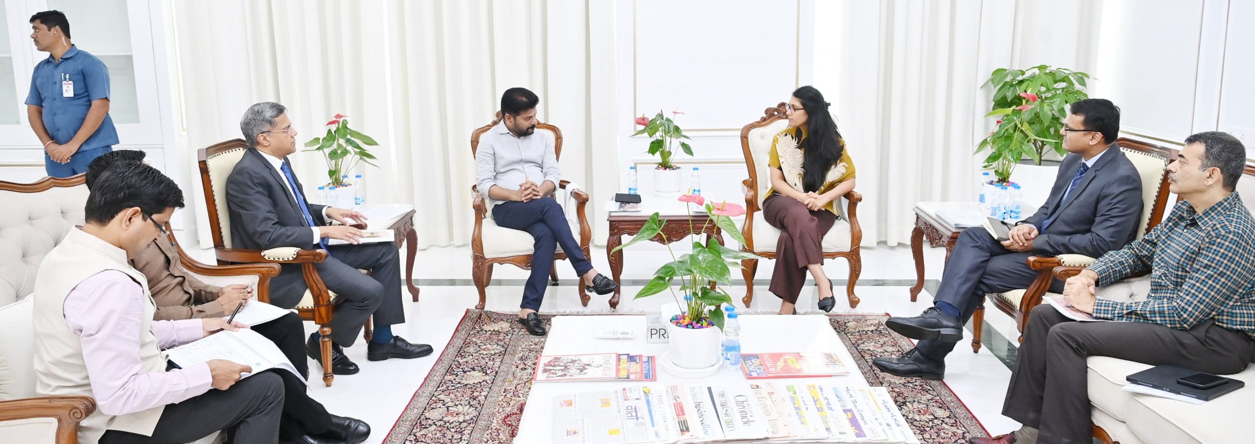 Chairperson Roshni Nadar Malhotra Met With Cm Revanth Reddy 27 09 2024 01